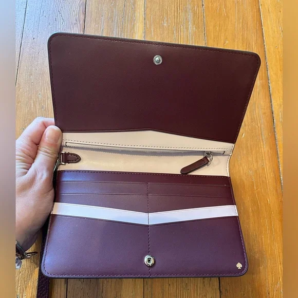 NWOT Kate Spade Kourtney Chevron Medium Clutch Wallet Wristlet - Picture 3 of 6